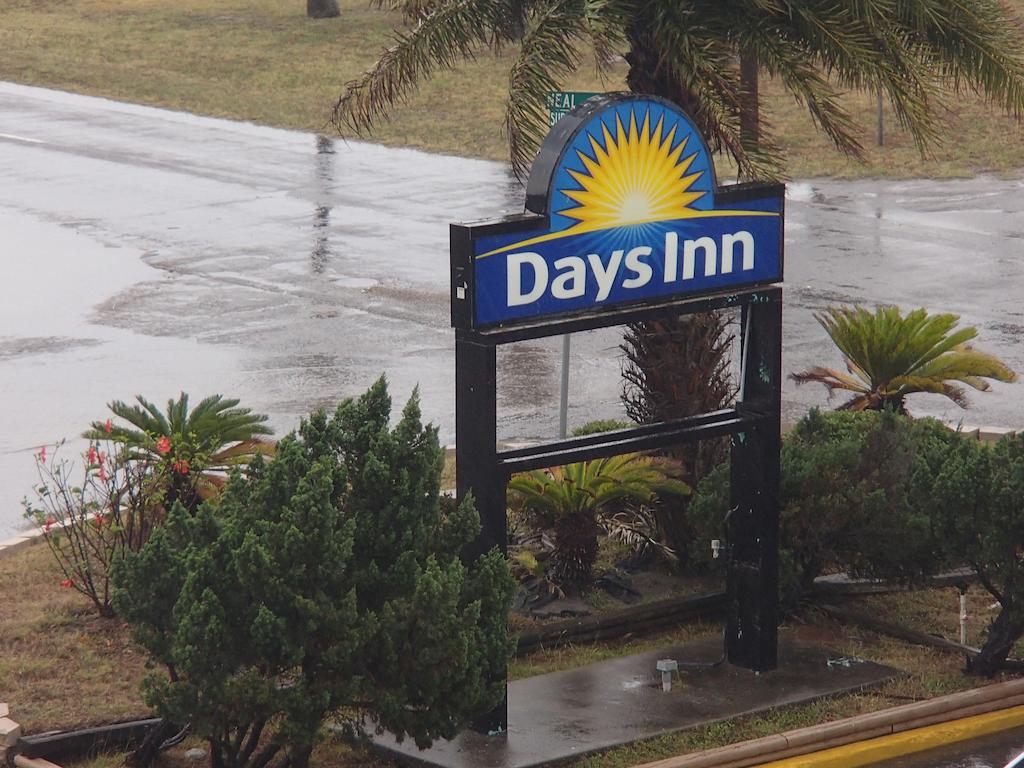 Days Inn By Wyndham Corpus Christi Beach Buitenkant foto